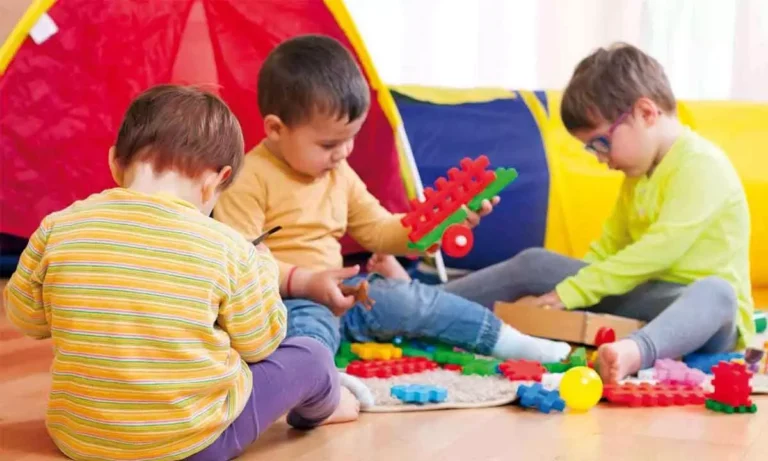 Choosing the Right Play School in Noida