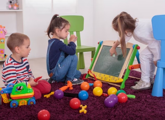 Kids learning and playing together at the Best Play School for Toddlers in Vasundhara.